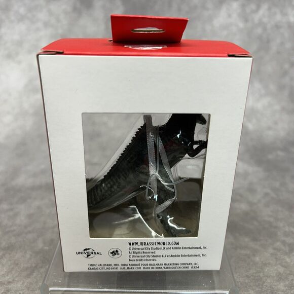 Hallmark Jurassic World Giganotosaurus Dinosaur Ornament - Picture 4 of 8